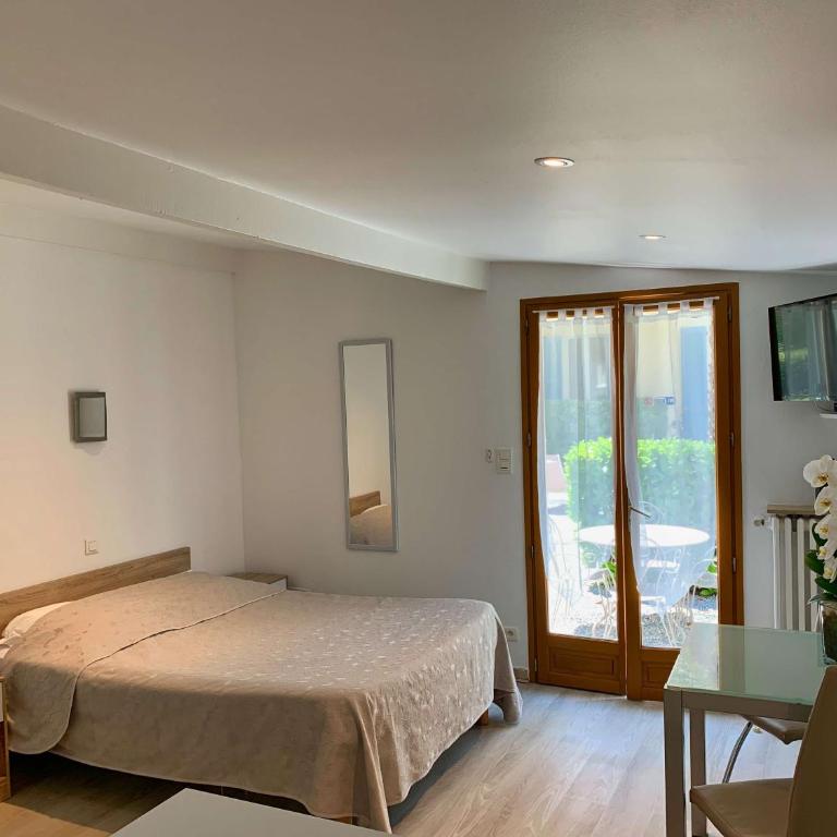Hotel l'Etape - Studio avec Vue sur Jardin - 5