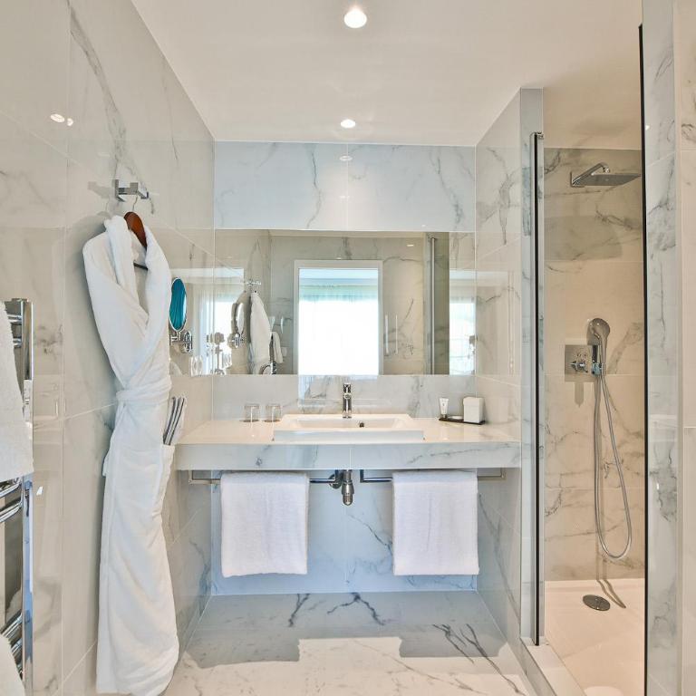 Hôtel La Villa Port d'Antibes & Spa - Chambre Double ou Lits Jumeaux Prestige - 1