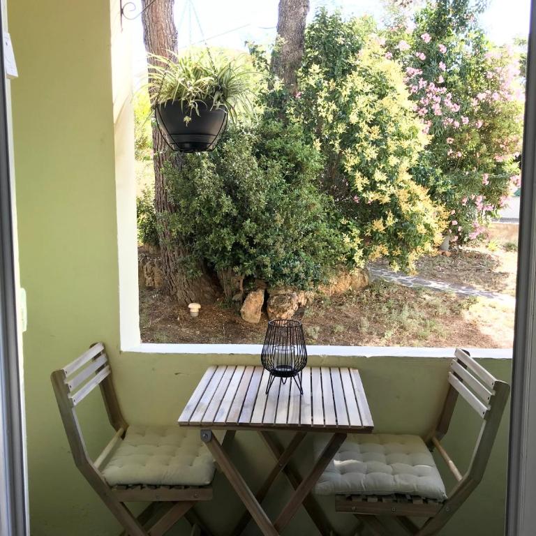 Grand F2 quartier Les Plaines, Boulouris proche mer et port Santa-Lucia - Apartment mit 1 Schlafzimmer - 17