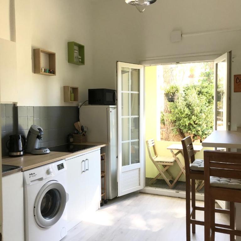 Grand F2 quartier Les Plaines, Boulouris proche mer et port Santa-Lucia - Apartment mit 1 Schlafzimmer - 15