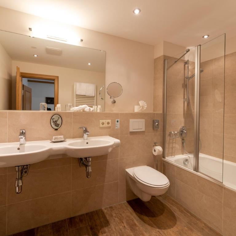 Relais & Châteaux Gut Steinbach Hotel Chalets SPA - Junior Suite für Familien - 3