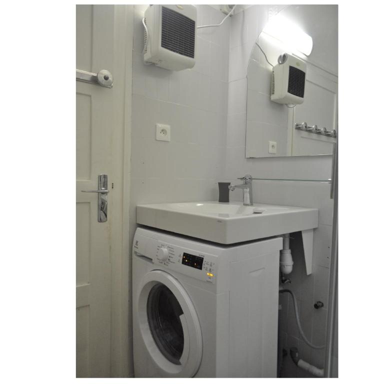 Appartements Epicurieux - hyper centre calme SEJOURAIXLESBAINS - One-Bedroom Apartment - 2