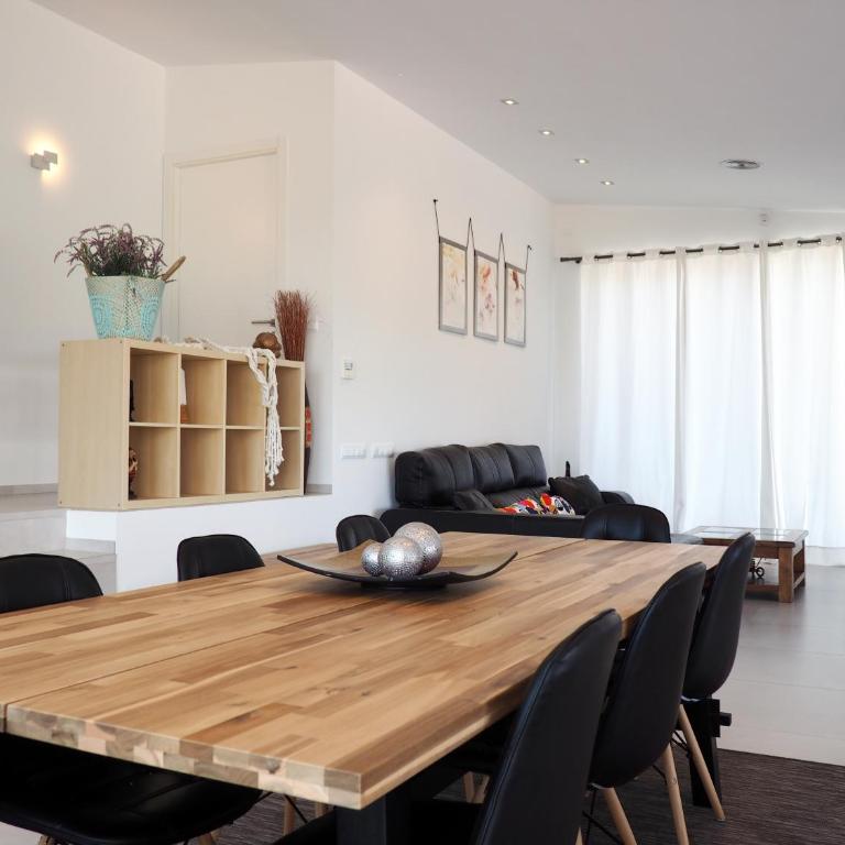 Casa Lou, architect villa with heated pool at Begur, 470m2 - Villa con piscina privada - 21