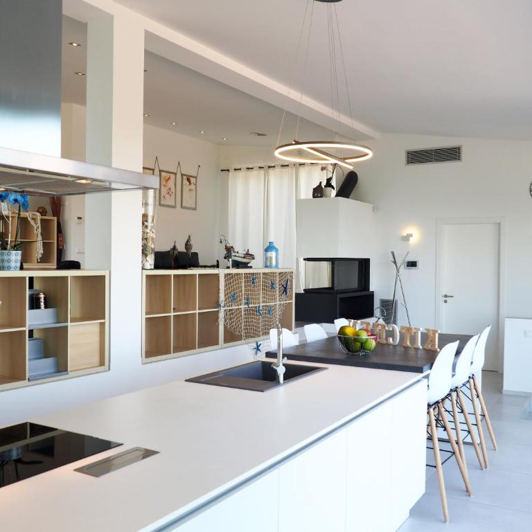 Casa Lou, architect villa with heated pool at Begur, 470m2 - Villa con piscina privada - 16