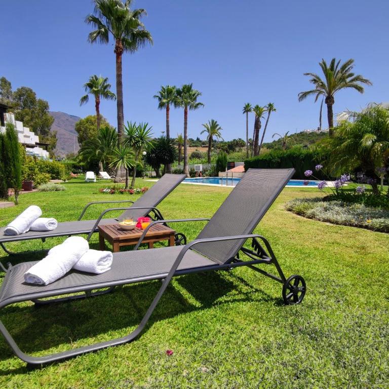 Spacious Beachfront Town House in Estepona with Fully Equipped Kitchen, Pools, Garden, Sea View - Casa de 3 dormitorios - 8