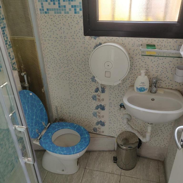 Archie's House - Camera Matrimoniale con Bagno in Comune - 9