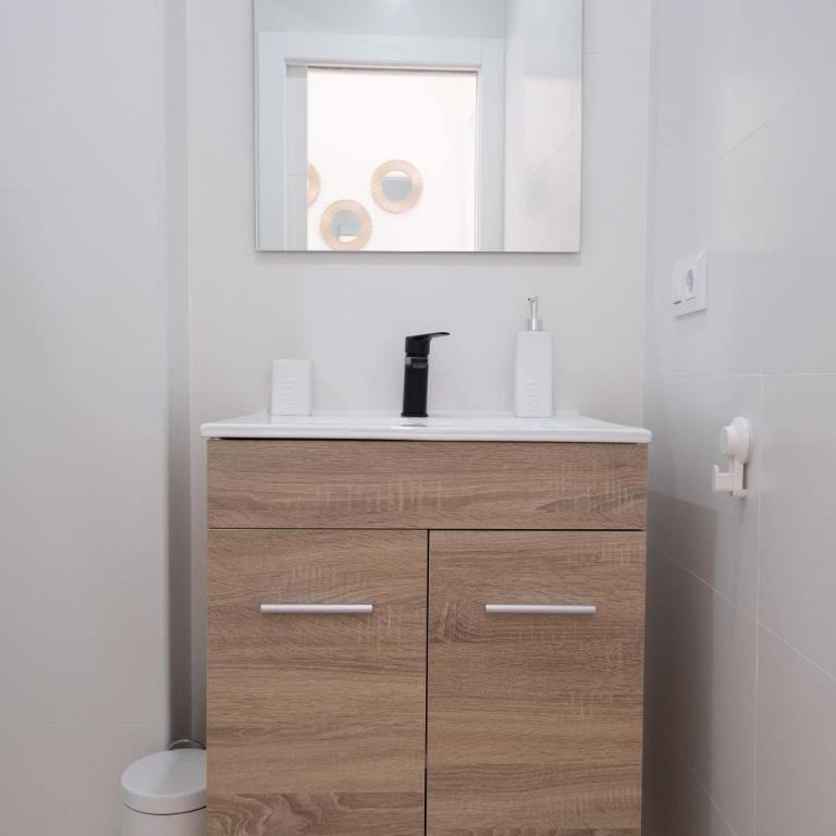 PENTHOUSE CITY CENTER PRIVATE TERRACE Wifi - Two-Bedroom Apartment - 14