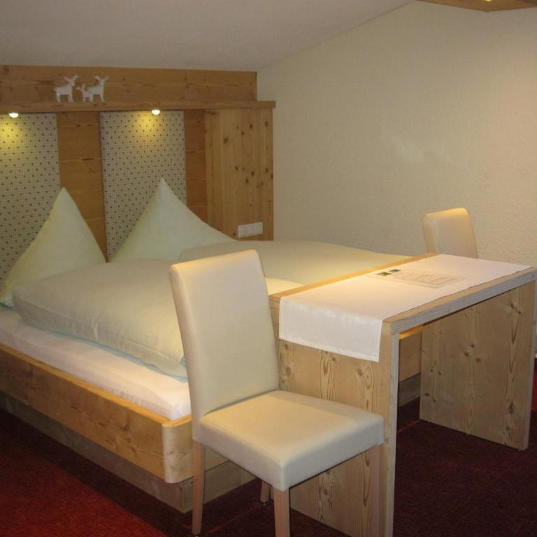 Gästehaus Sahler - Dreibettzimmer - 2