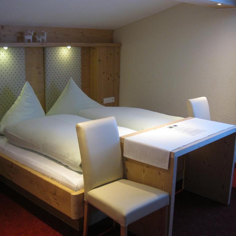 Gästehaus Sahler - Dreibettzimmer - 4