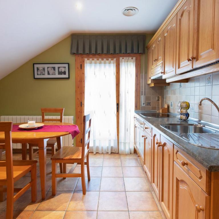 Apartamentos Cinca - Two-Bedroom Apartment (4 Adults) - 10