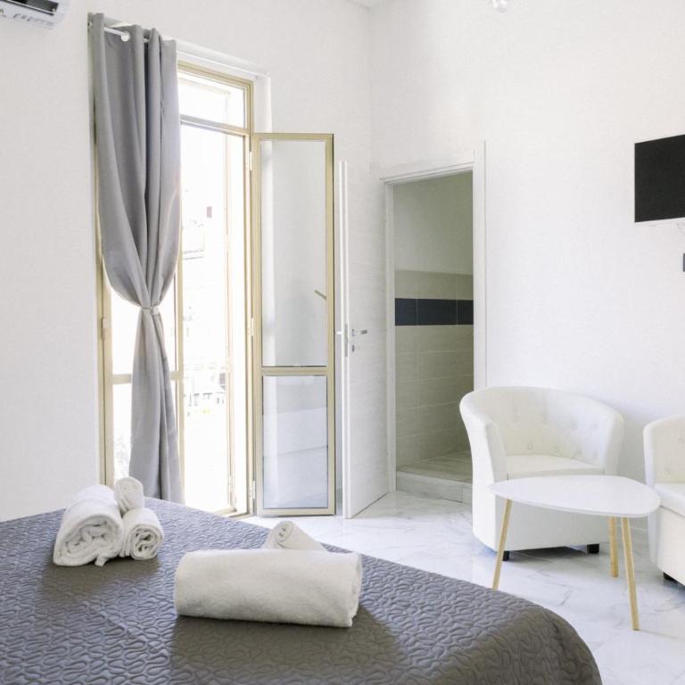 FG Vacanze - Camera Matrimoniale con Balcone - 7