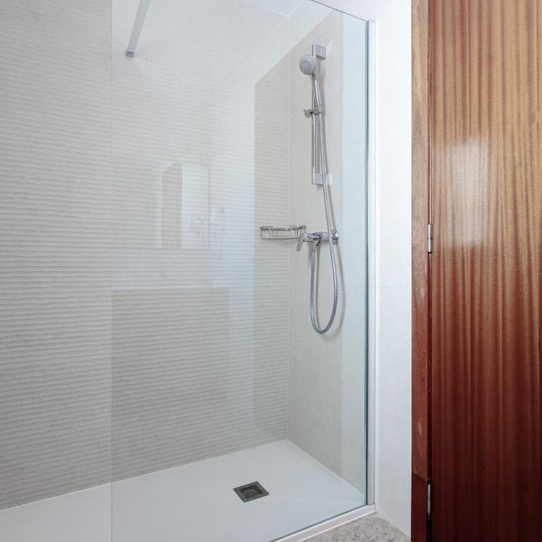Hostal Vila del Mar - Habitación Doble Estándar con balcón - 1 o 2 camas - 2