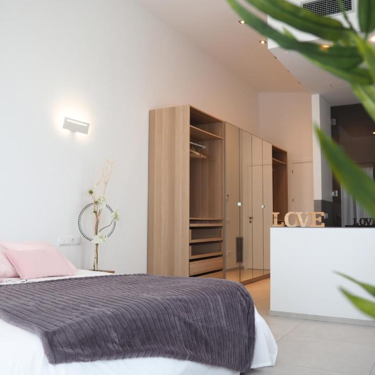 Casa Lou, architect villa with heated pool at Begur, 470m2 - Villa con piscina privada - 27