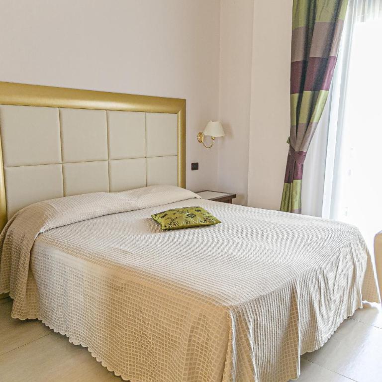 Hotel Metropolitan - Bianchi Hotels - Camera Superior Matrimoniale/Doppia con Letti Singoli - 1
