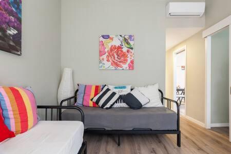 Camp Nou , Fira Barcelona Apartment - Three-Bedroom Apartment - 4
