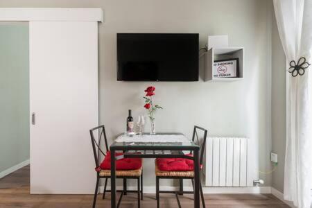 Camp Nou , Fira Barcelona Apartment - Three-Bedroom Apartment - 2