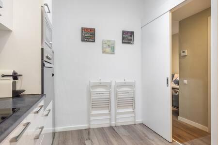 Camp Nou , Fira Barcelona Apartment - Three-Bedroom Apartment - 16