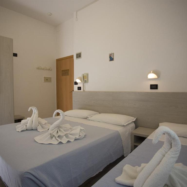 Albergo Villa Denny - Camera Tripla con Balcone - 8