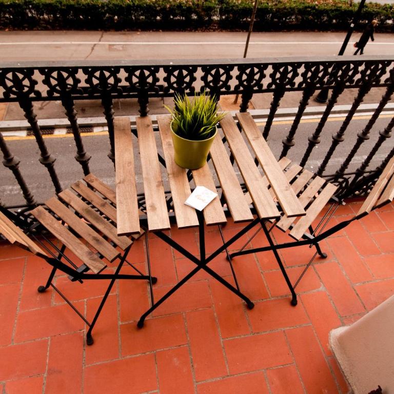 Hostal Live Barcelona - Double or Twin Room - 2