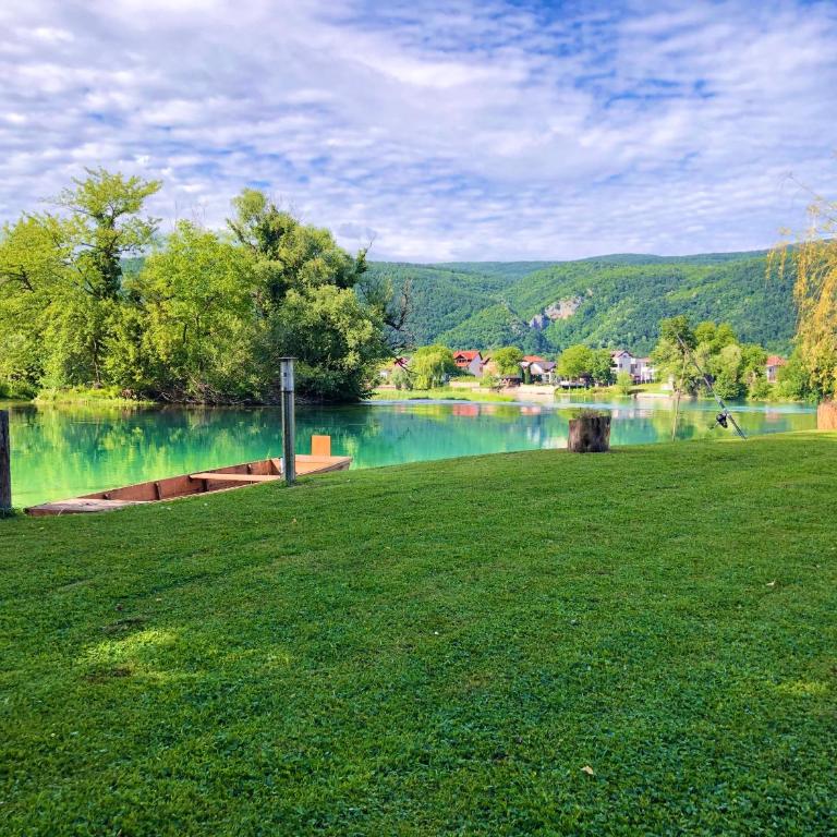 Apartman Deluxe Una Holiday - Two-Bedroom Apartment with River View - 22