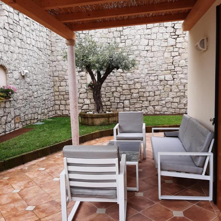 BMP APARTMENT DELUXE 1 JACUZZI RISCALDATA PRIVATA vista Lago di Garda - Appartamento con 3 Camere da Letto - 2