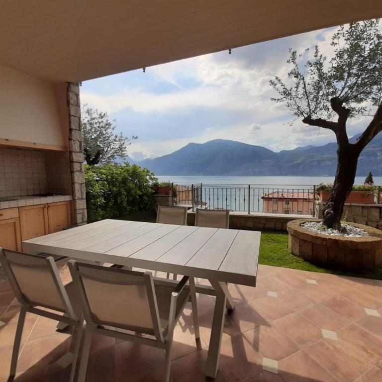 BMP APARTMENT DELUXE 1 JACUZZI RISCALDATA PRIVATA vista Lago di Garda - Appartamento con 3 Camere da Letto - 18