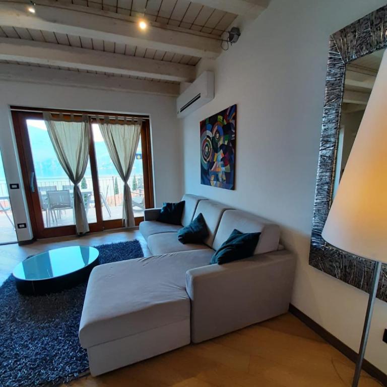 BMP APARTMENT DELUXE 1 JACUZZI RISCALDATA PRIVATA vista Lago di Garda - Appartamento con 3 Camere da Letto - 22