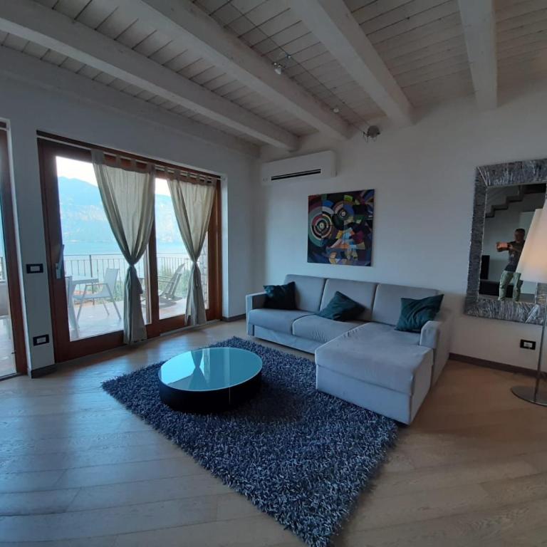 BMP APARTMENT DELUXE 1 JACUZZI RISCALDATA PRIVATA vista Lago di Garda - Appartamento con 3 Camere da Letto - 24