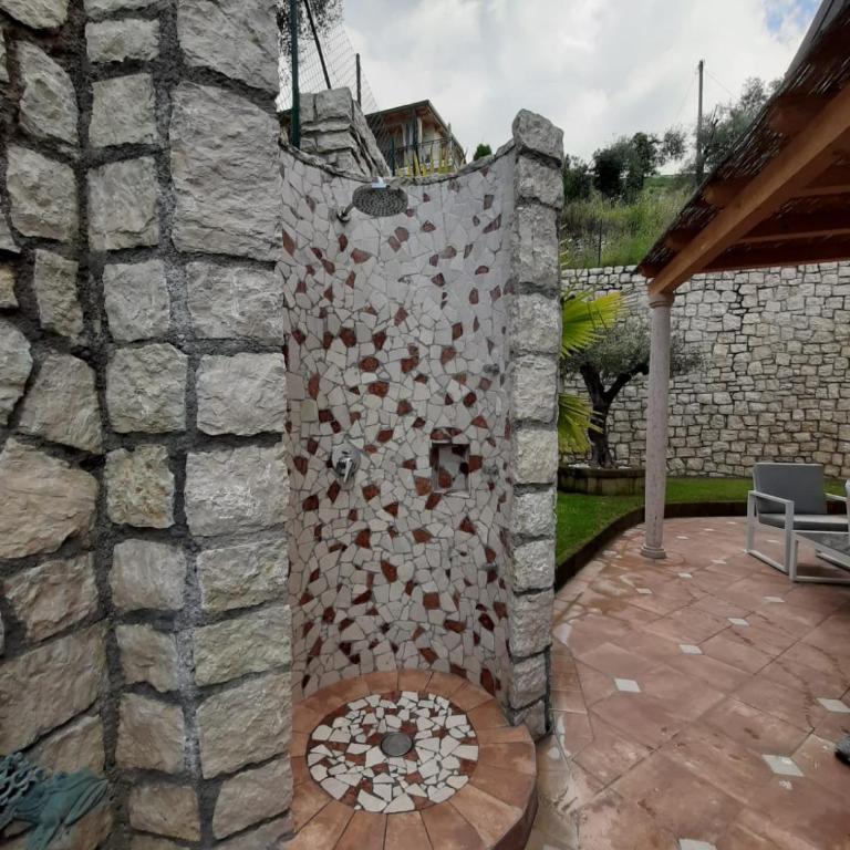BMP APARTMENT DELUXE 1 JACUZZI RISCALDATA PRIVATA vista Lago di Garda - Appartamento con 3 Camere da Letto - 25