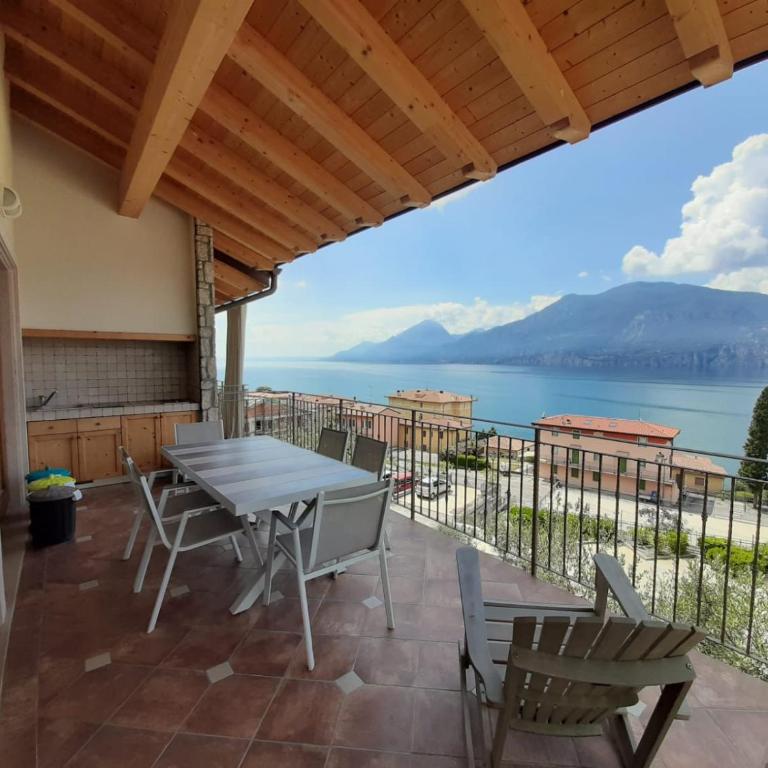 BMP APARTMENT DELUXE 1 JACUZZI RISCALDATA PRIVATA vista Lago di Garda - Appartamento con 3 Camere da Letto - 26