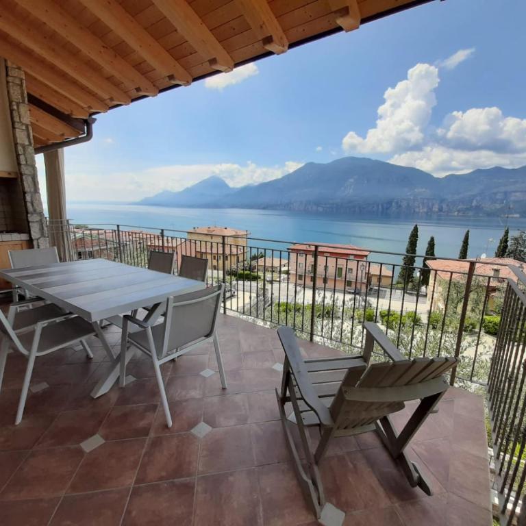 BMP APARTMENT DELUXE 1 JACUZZI RISCALDATA PRIVATA vista Lago di Garda - Appartamento con 3 Camere da Letto - 30