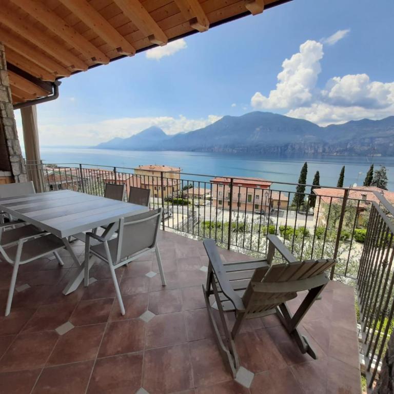 BMP APARTMENT DELUXE 1 JACUZZI RISCALDATA PRIVATA vista Lago di Garda - Appartamento con 3 Camere da Letto - 31