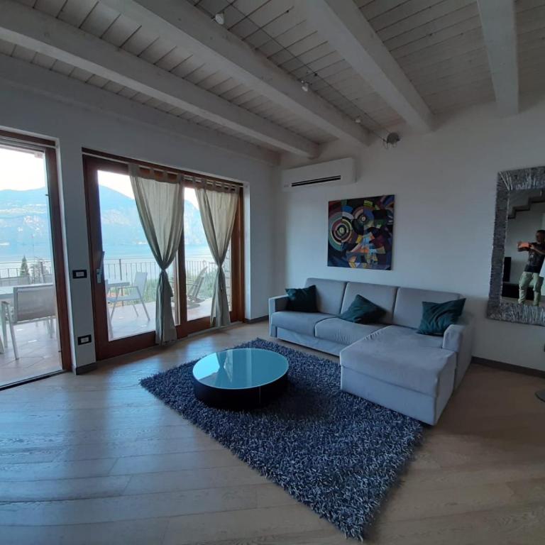 BMP APARTMENT DELUXE 1 JACUZZI RISCALDATA PRIVATA vista Lago di Garda - Appartamento con 3 Camere da Letto - 33