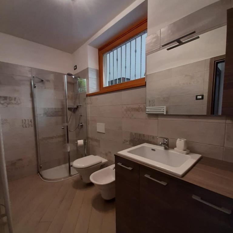 BMP APARTMENT DELUXE 2 JACUZZI RISCALDATA PRIVATA vista Lago di Garda - Apartment mit 2 Schlafzimmern - 15