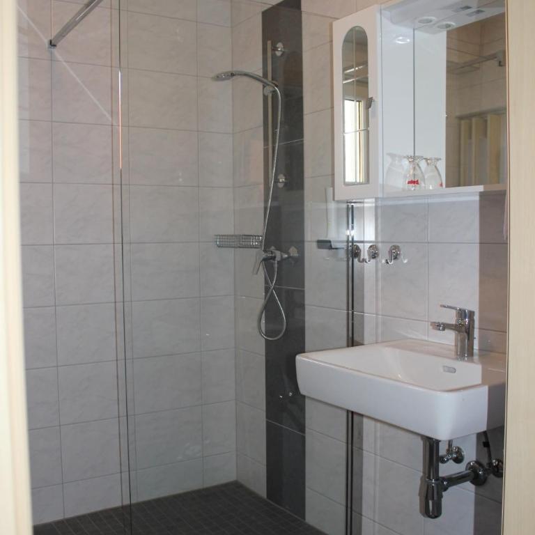 Gasthof zum Mohrn - Dreibettzimmer - 2