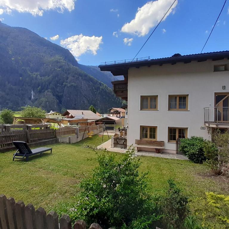 Ferienhaus Gerold Grießer - Apartment mit 3 Schlafzimmern und Bergblick - 1