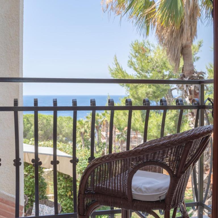 Terrazza sul Plemmirio - Camera Matrimoniale con Balcone e Vista Mare - 3