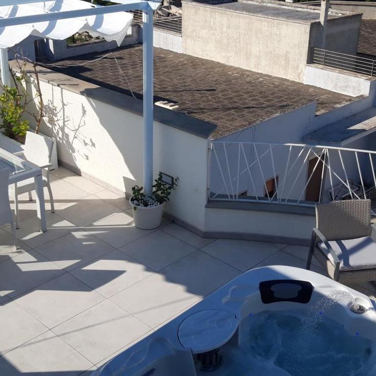 Appartamenti porta mare - Appartamento con 2 Camere da Letto, Terrazza e Vista Mare - 11
