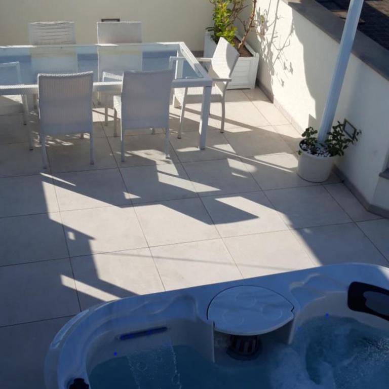 Appartamenti porta mare - Appartamento con 2 Camere da Letto, Terrazza e Vista Mare - 13