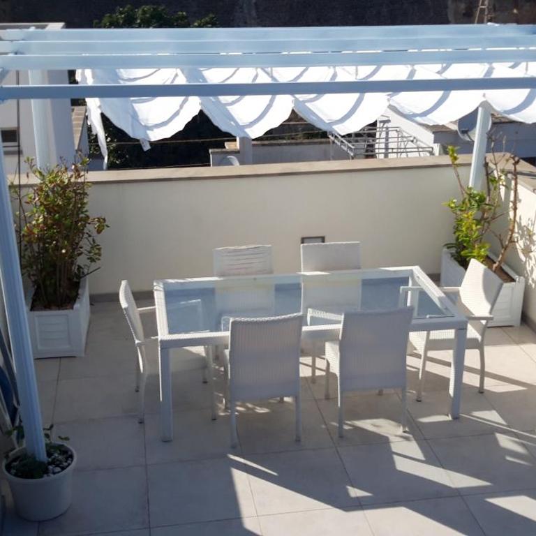 Appartamenti porta mare - Appartamento con 2 Camere da Letto, Terrazza e Vista Mare - 14