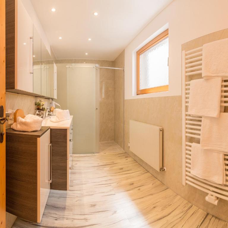 Haus Elisabeth - Doppelzimmer mit Balkon - 5