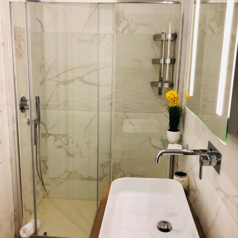 KAMBAL LUXURY SUITES - Camera Matrimoniale con Bagno Privato - 19