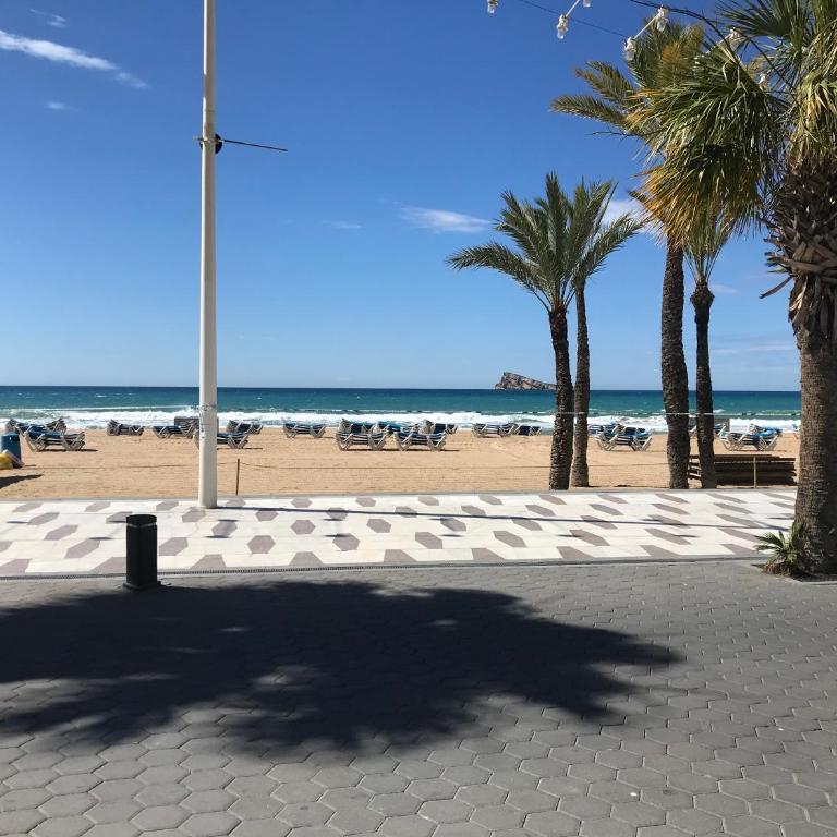 Apartamento en Plaza Triangular y muy cerca de la playa - Three-Bedroom Apartment - 27