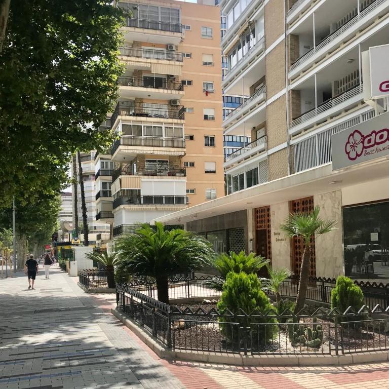 Apartamento en Plaza Triangular y muy cerca de la playa - Three-Bedroom Apartment - 26