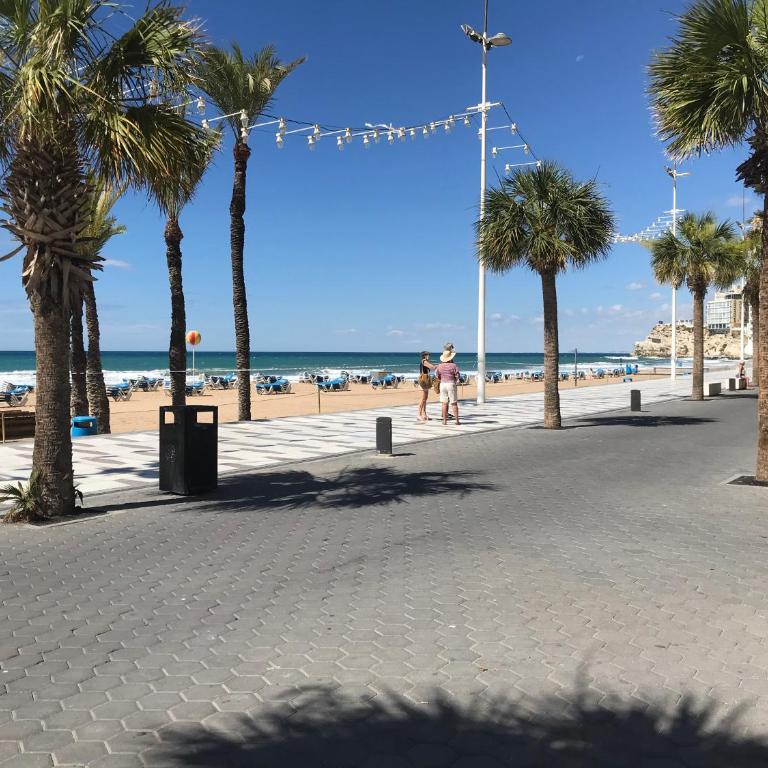 Apartamento en Plaza Triangular y muy cerca de la playa - Three-Bedroom Apartment - 29