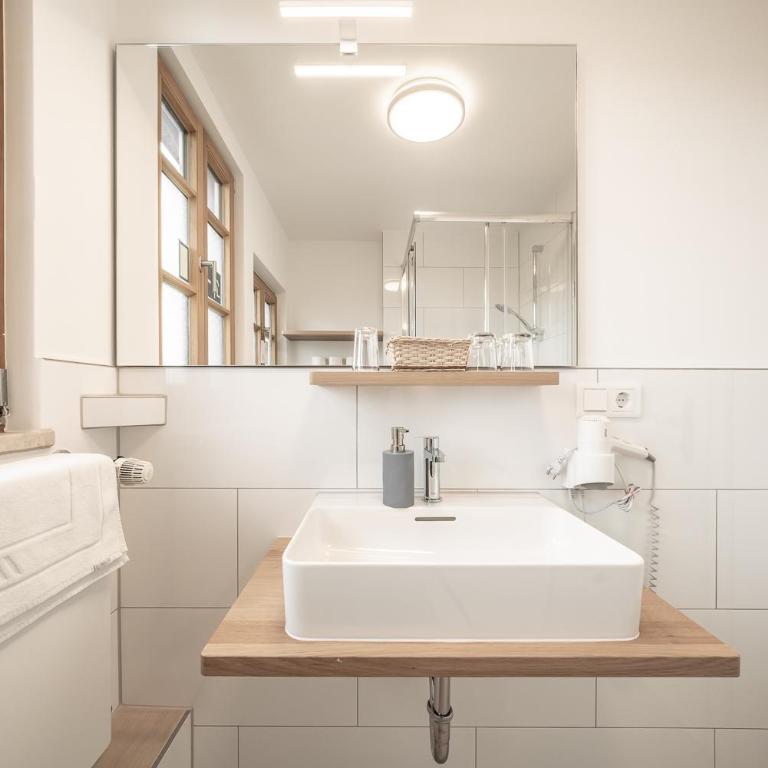 Hotel Am Markt - Standard Twin Room - 6