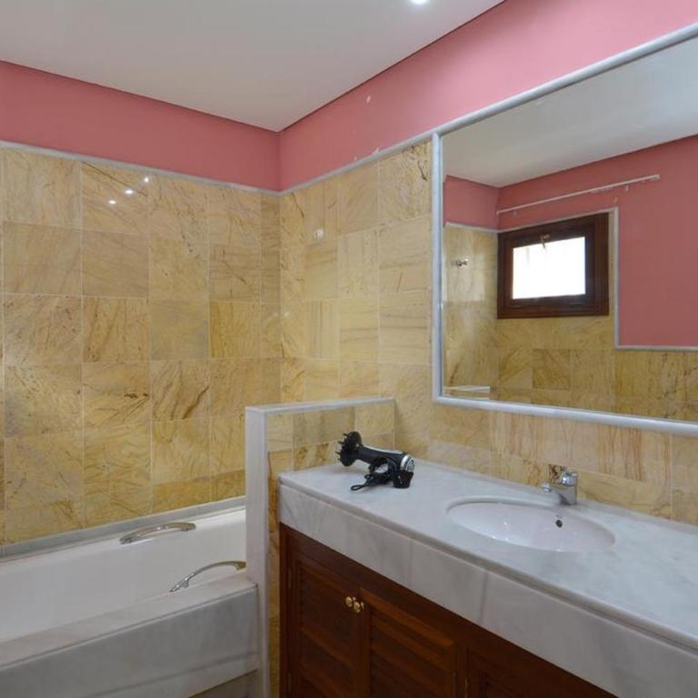Private Villa with pool Faro Park - Two-Bedroom Villa - 23