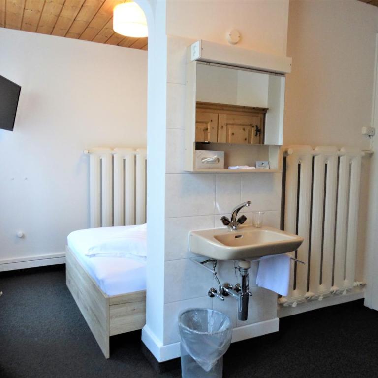 Hotel Bündnerhof - Einzelzimmer mit Gemeinschaftsbad - 4