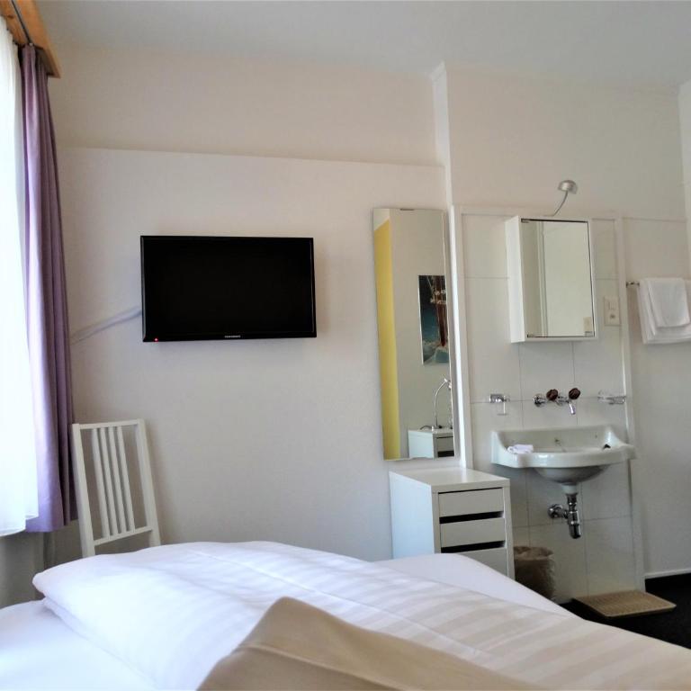 Hotel Bündnerhof - Einzelzimmer mit Gemeinschaftsbad - 2