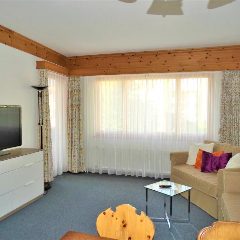 Hotel Bündnerhof - Familienzimmer (2 Erwachsene + 2 Kinder + 1 Baby) - 8